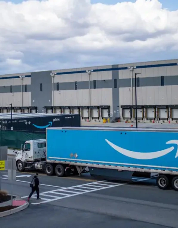 Amazon AWD vs. FBA